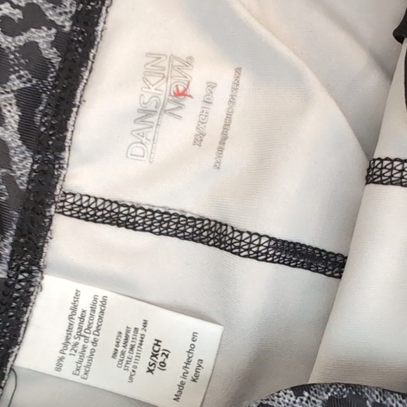 Danskin Cropped Animal Print Leggings Size S - Picture 3 of 7